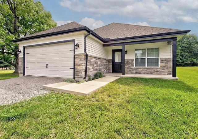 Homes for sale in Lake Waynoka, OH | 1125 Waynoka Dr, Lake Waynoka, OH 45171 | MLS# 1882898
