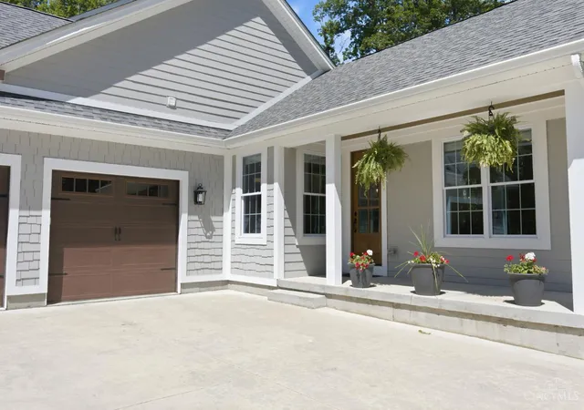 Homes for sale in Maineville, OH | 1388 E Hatt Swank Rd, Maineville, OH 45140 | MLS# 1882908