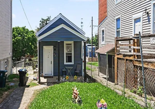 Homes for sale in Cincinnati, OH | 2331 May St, Cincinnati, OH 45206 | MLS# 1882464