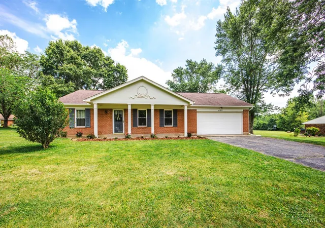 Homes for sale in Oxford Twp, OH | 111 Beechpoint Dr, Oxford Twp, OH 45056 | MLS# 1882963