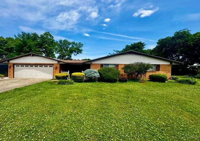 Homes for sale in Fairfield, OH | 5468 Schiering Dr, Fairfield, OH 45014 | MLS# 1882964