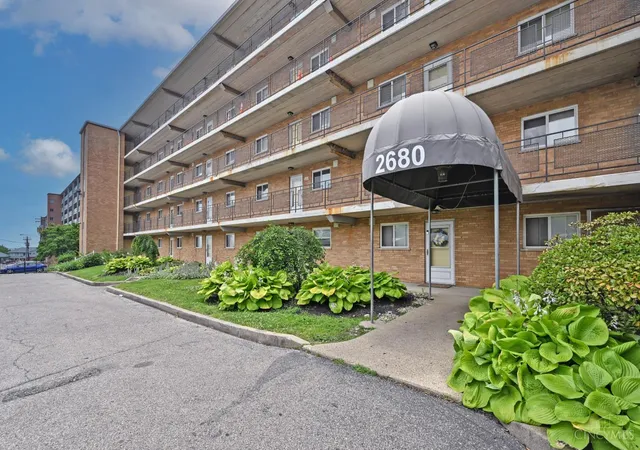 Homes for sale in Cincinnati, OH | 2680 Lehman Rd, Cincinnati, OH 45204