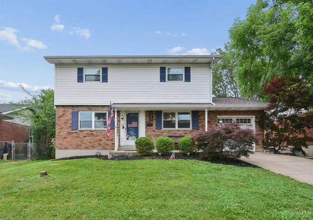 Homes for sale in Delhi Twp, OH | 583 Stillwater Dr, Delhi Twp, OH 45238 | MLS# 1883016