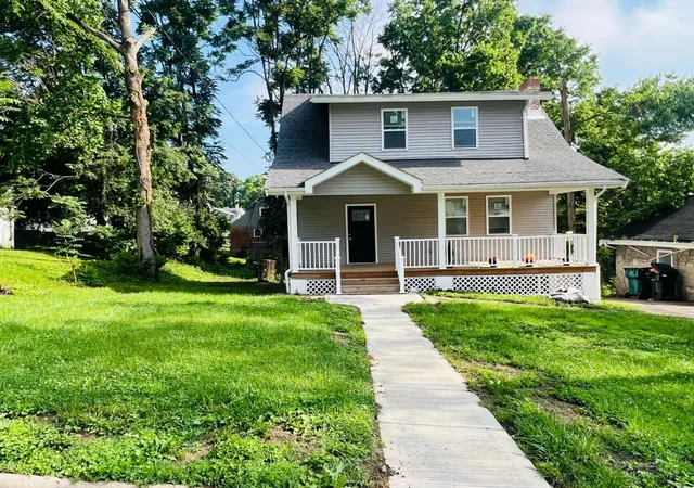 Homes for sale in Cincinnati, OH | 10 Clinton Springs Ln, Cincinnati, OH 45217 | MLS# 1883000