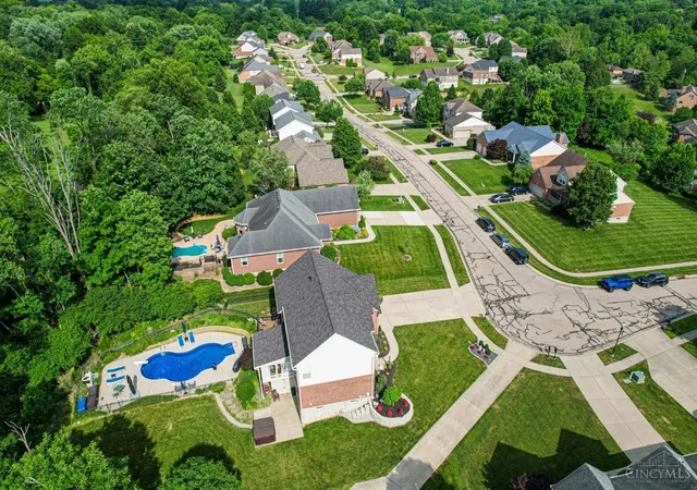 3rd image of 5945 Brierly Ridge Dr, Cincinnati, OH 45247 | MLS# 1882935