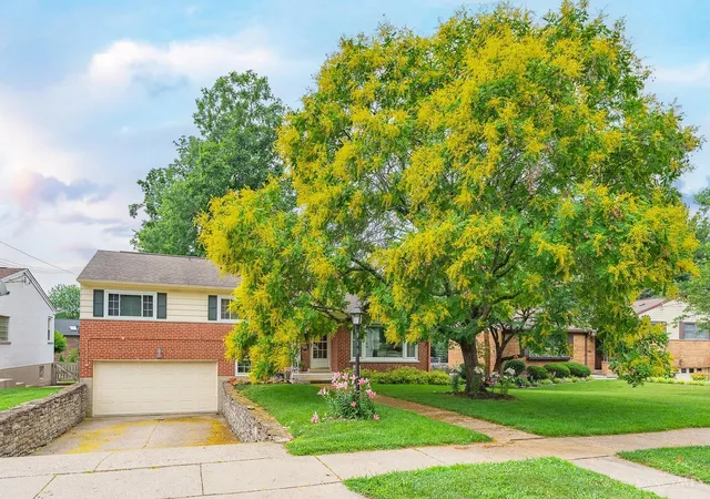 Homes for sale in Anderson Twp, OH | 919 Rosetree Ln, Anderson Twp, OH 45230 | MLS# 1883075
