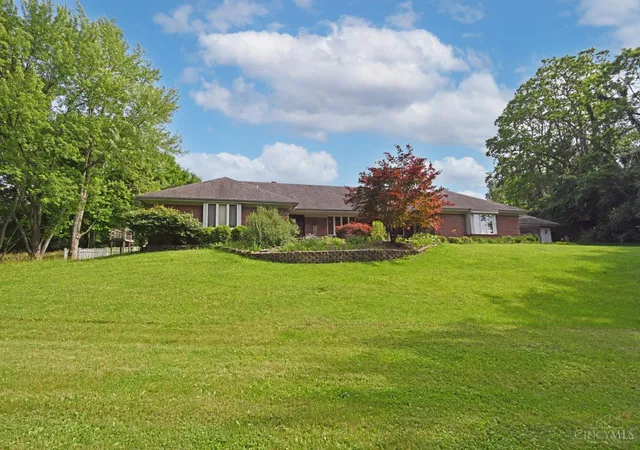 Homes for sale in Xenia, OH | 560 Louise Dr, Xenia, OH 45385 | MLS# 1882960