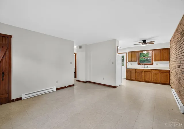 3rd image of 619 Light St, Felicity, OH 45120