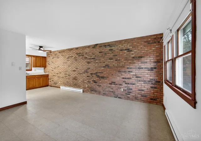 5th image of 619 Light St, Felicity, OH 45120