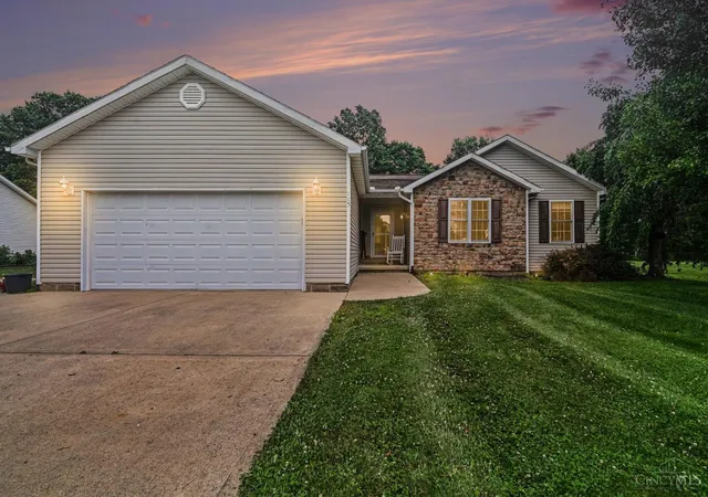 Homes for sale in Mt Orab, OH | 115 Sweet Bay Trl, Mt Orab, OH 45154 | MLS# 1883152