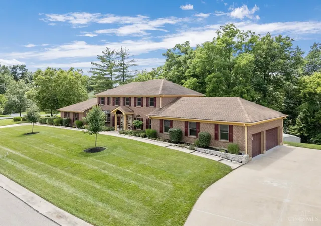 Homes for sale in Symmes Twp, OH | 9943 Huntersrun Ln, Symmes Twp, OH 45242 | MLS# 1882378