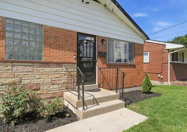 Homes for sale in Colerain Twp, OH | 2576 Banning Rd, Colerain Twp, OH 45239 | MLS# 1883157