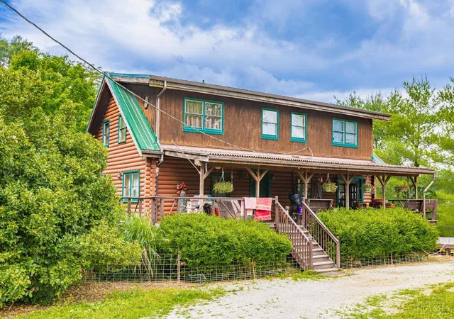 Homes for sale in Peebles, OH | 1237 Black Hollow Rd, Peebles, OH 45660 | MLS# 1883176