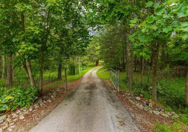 Homes for sale in Peebles, OH | 1237 Black Hollow Rd, Peebles, OH 45660 | MLS# 1883176