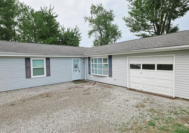 Homes for sale in Perry Twp, OH | 118 Munster Dr, Perry Twp, OH 45118 | MLS# 1883148