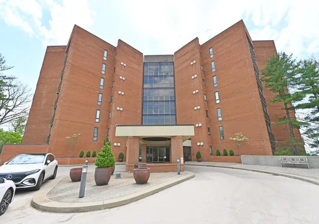 Homes for sale in Cincinnati, OH | 2412 Ingleside Ave #1D, Cincinnati, OH 45206 | MLS# 1883222