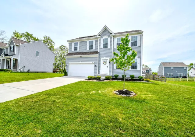 Homes for sale in Franklin Twp, OH | 3009 Doe Dr, Franklin Twp, OH 45005 | MLS# 1883256