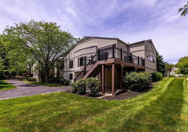 Homes for sale in Oxford, OH | 6 Chestnut Hill, Oxford, OH 45056 | MLS# 1882094
