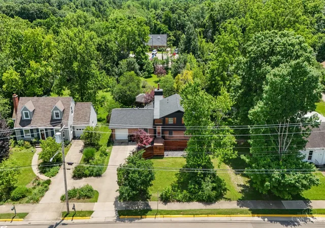 Homes for sale in Oxford, OH | 705 E Chestnut St, Oxford, OH 45056 | MLS# 1882510