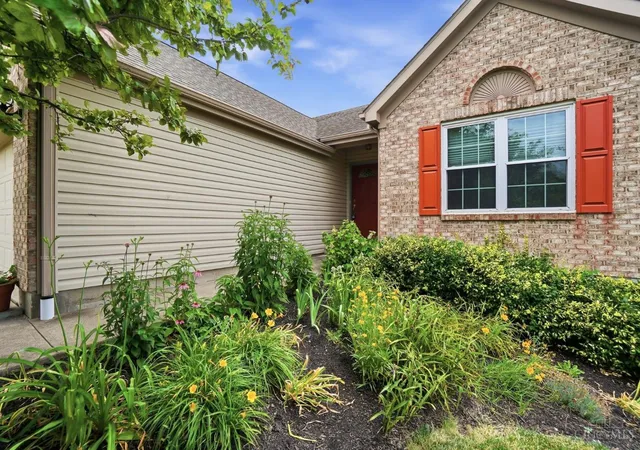Homes for sale in Lebanon, OH | 1108 Lake Knoll Ct, Lebanon, OH 45036 | MLS# 1883200