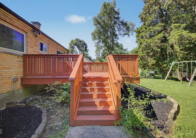 Photo 4 of Sale Pending at 8847 Mockingbird Ln, Cincinnati, OH 45231 | MLS# 1883330 | Listing updated on 2026-09-15