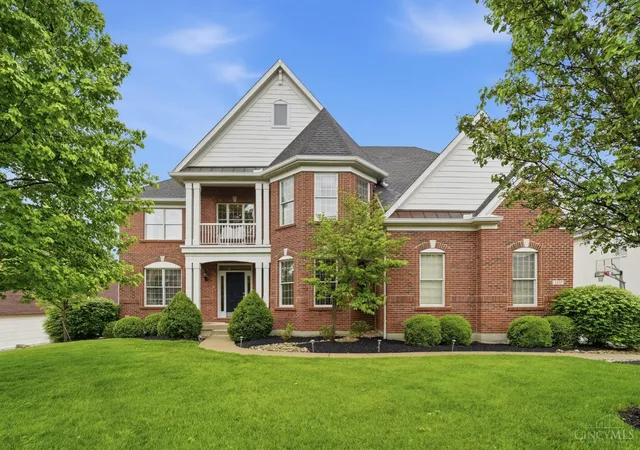 Homes for sale in Anderson Twp, OH | 2427 Ashton Ct, Anderson Twp, OH 45244 | MLS# 1883349