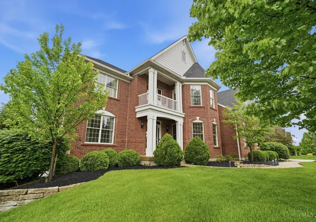Homes for sale in Anderson Twp, OH | 2427 Ashton Ct, Anderson Twp, OH 45244 | MLS# 1883349