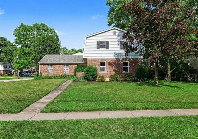 Homes for sale in Anderson Twp, OH | 1992 Gainsborough Ln, Anderson Twp, OH 45230 | MLS# 1883352