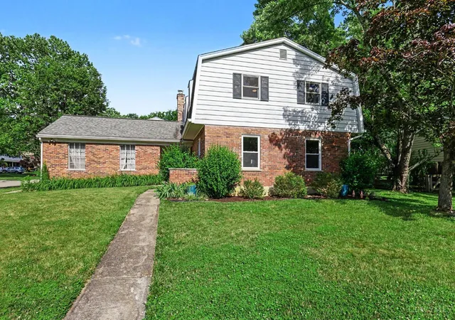 Homes for sale in Anderson Twp, OH | 1992 Gainsborough Ln, Anderson Twp, OH 45230 | MLS# 1883352