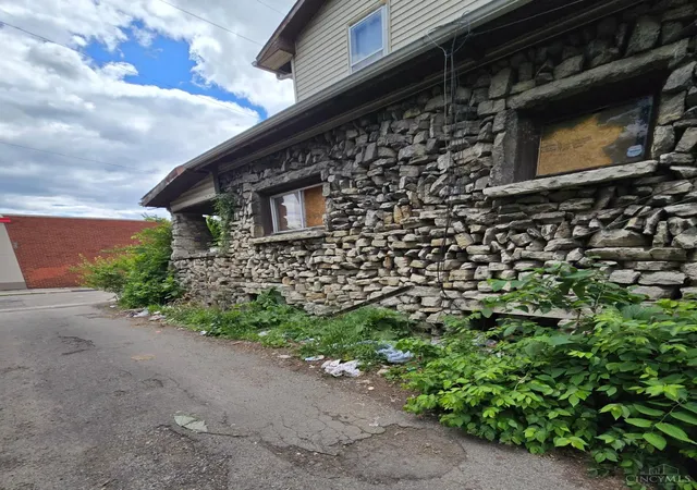4th image of 215 Edmund St, Dayton, OH 45404 | MLS# 1883288