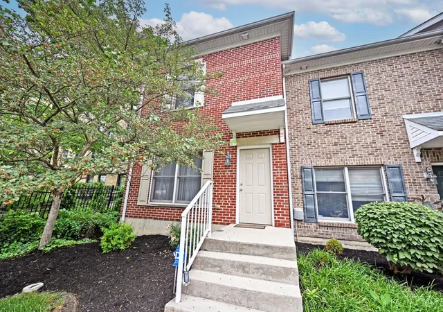 Homes for sale in Cincinnati, OH | 2530 Hackberry St, Cincinnati, OH 45206 | MLS# 1883266