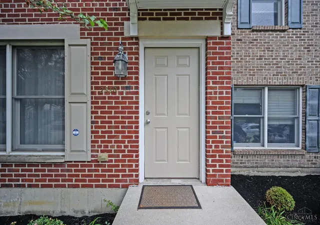 Homes for sale in Cincinnati, OH | 2530 Hackberry St, Cincinnati, OH 45206