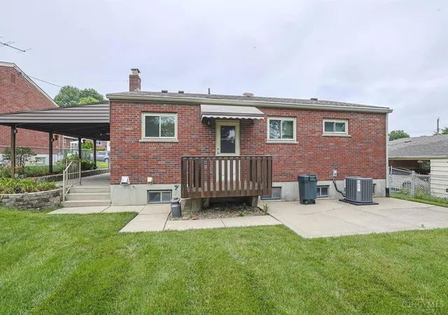 Homes for sale in Delhi Twp, OH | 5375 Pembina Dr, Delhi Twp, OH 45238 | MLS# 1883387