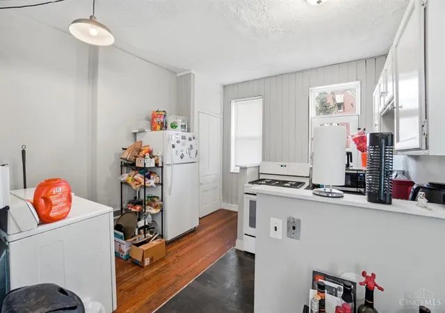 Homes for sale in Cincinnati, OH | 46 Graham St, Cincinnati, OH 45219 | MLS# 1883140