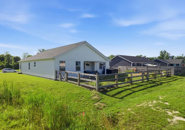 Homes for sale in Sterling Twp, OH | 112 Ella Rose Dr, Sterling Twp, OH 45154 | MLS# 1883486