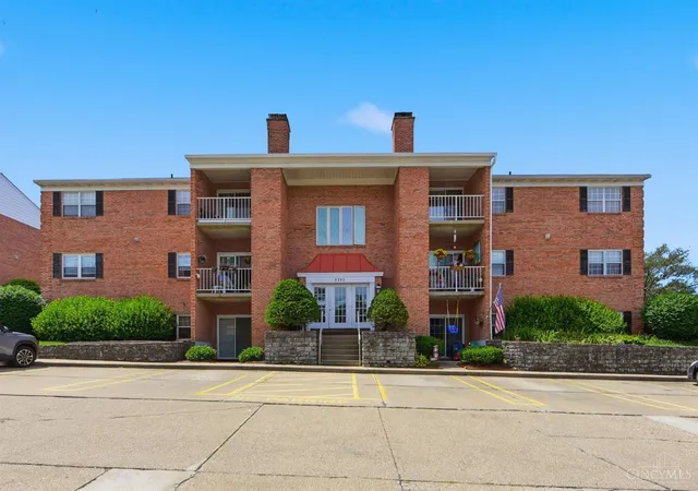 Listing Photo 1 - Condo for sale in building located at 5342 Werk Rd, Cincinnati, OH 45248 - Unit #A7