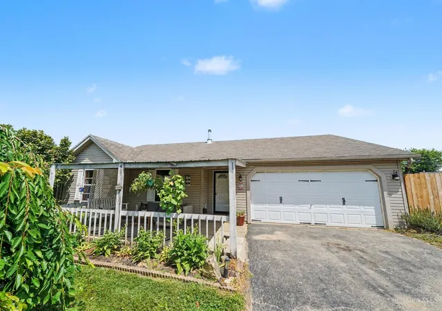 Homes for sale in Lynchburg, OH | 415 Limerick, Lynchburg, OH 45142 | MLS# 1883449