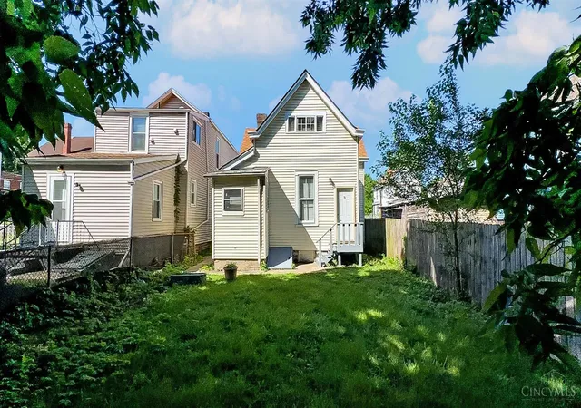 2nd image of 506 Maple St, Elmwood Place, OH 45216