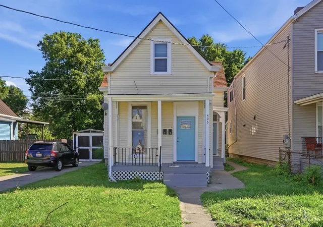 3rd image of 506 Maple St, Elmwood Place, OH 45216
