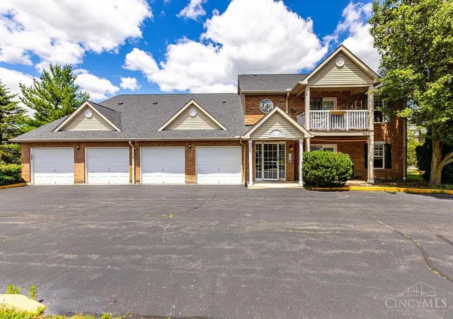 Homes for sale in Oxford, OH | 31 Indian Cove Cir #2, Oxford, OH 45056 | MLS# 1883577