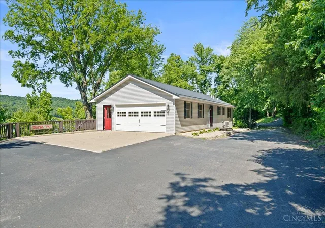 Homes for sale in Union Twp, OH | 6952 Us Hwy 52, Union Twp, OH 45167 | MLS# 1883557