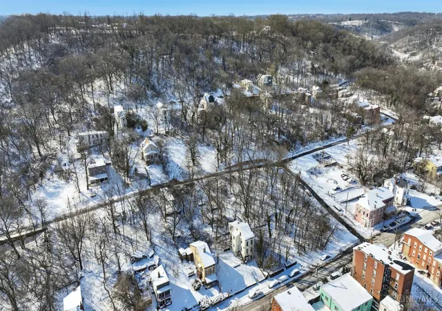 4th image of 2572 Liddell St, Cincinnati, OH 45225 | MLS# 1883597