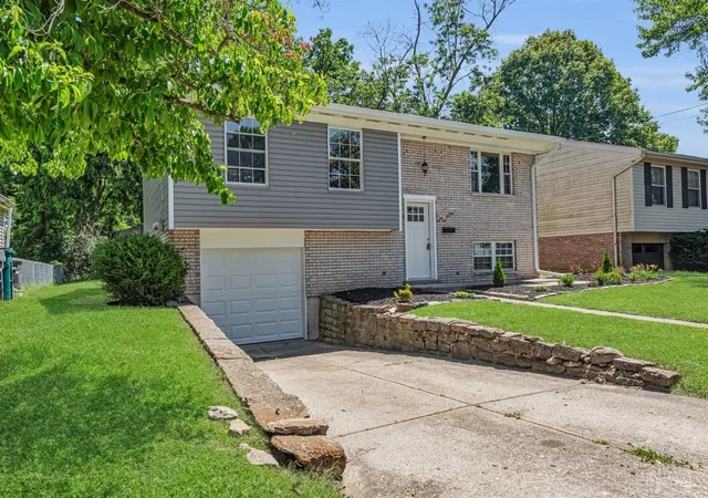 3rd image of 6826 Parkland Ave, Cincinnati, OH 45233 | MLS# 1883456