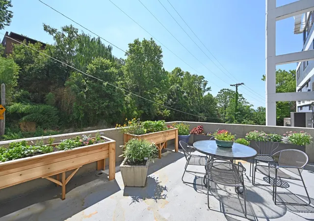 2nd image of 2200 Victory Pkwy, Cincinnati, OH 45206