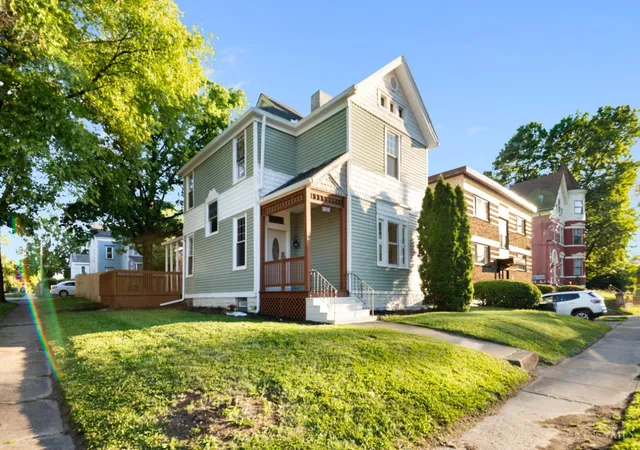 Homes for sale in Cincinnati, OH | 1237 Laidlaw Ave, Cincinnati, OH 45237 | MLS# 1883257