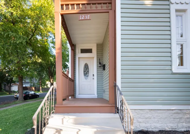 Homes for sale in Cincinnati, OH | 1237 Laidlaw Ave, Cincinnati, OH 45237 | MLS# 1883257
