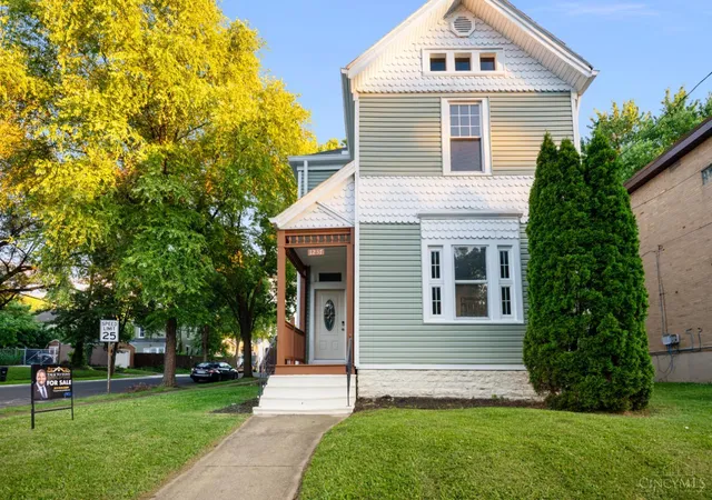 Homes for sale in Cincinnati, OH | 1237 Laidlaw Ave, Cincinnati, OH 45237 | MLS# 1883257