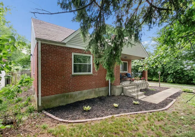 3rd image of 4048 State Road 252, Mt Carmel, IN 47012 | MLS# 1883603