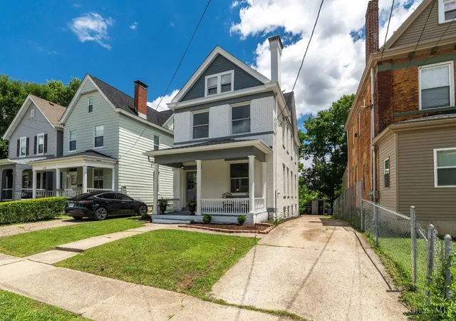 Homes for sale in Cincinnati, OH | 2028 Burnet Ave, Cincinnati, OH 45219 | MLS# 1883624