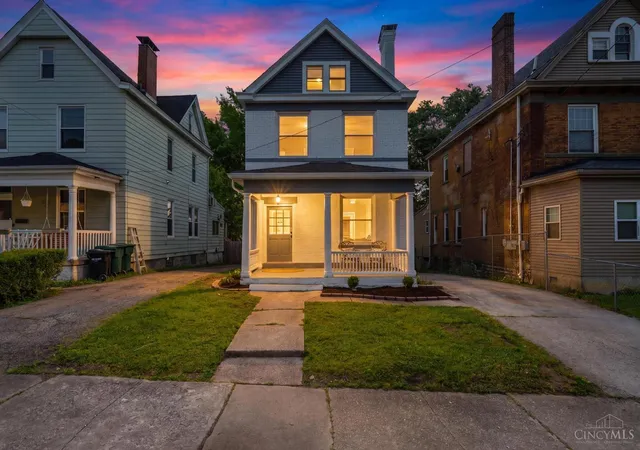 Homes for sale in Cincinnati, OH | 2028 Burnet Ave, Cincinnati, OH 45219 | MLS# 1883624